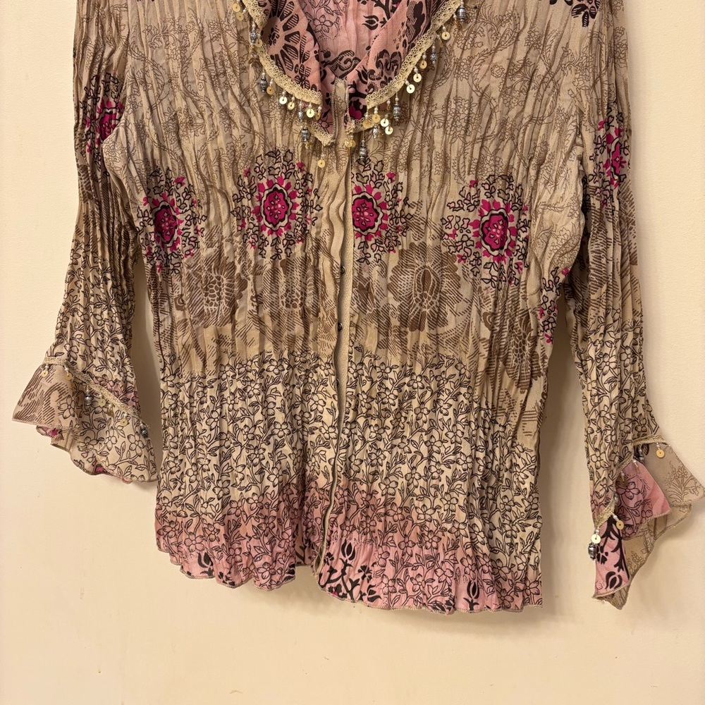 Cute top from dress barn size large